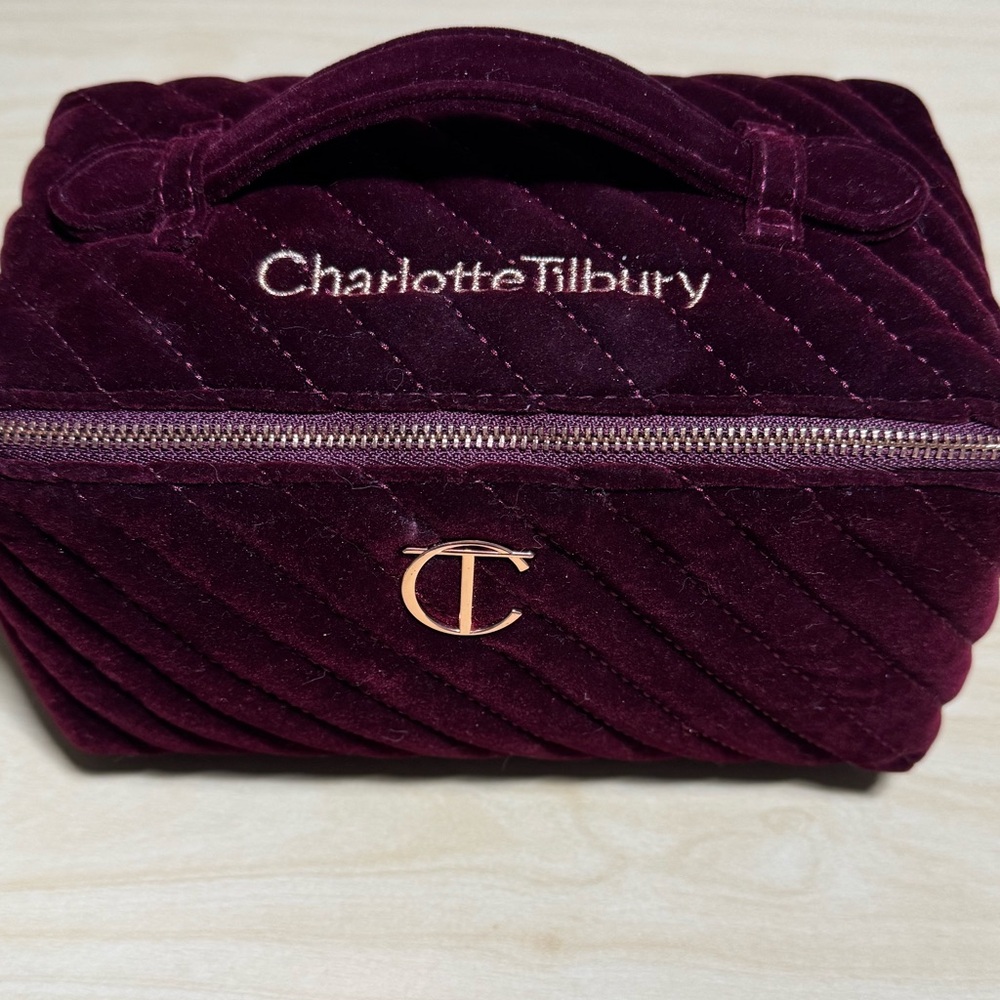 Charlotte Tilbury LARGE “Makeup Bag of Dreams” burgundy, EUC